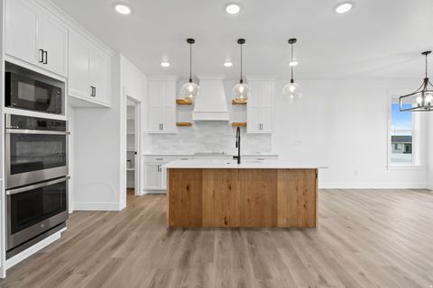 Tiny photo for 613 S 175 E, Hyde Park, UT 84318 (MLS # 2135610)