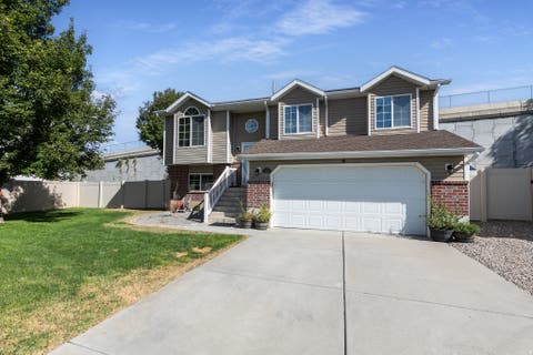 Tiny photo for 786 N 625 W, Clearfield, UT 84015 (MLS # 2180423)