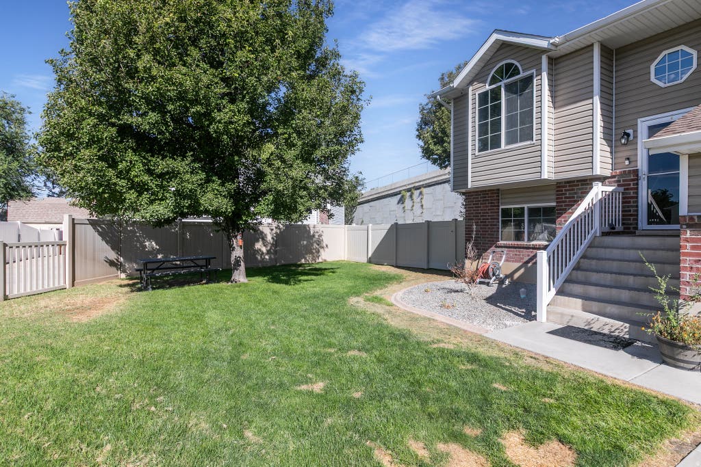 Photo of 786 N 625 W, Clearfield, UT 84015 (MLS # 2180423)