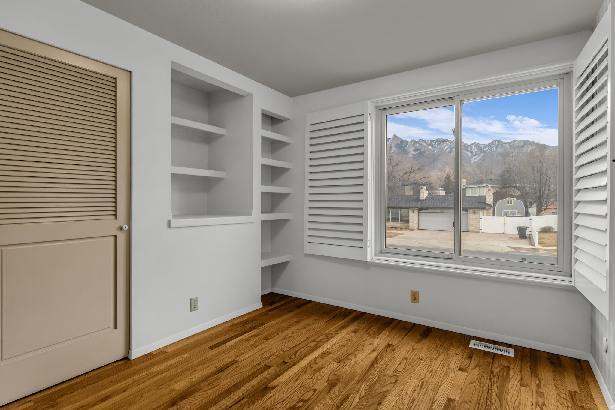 JAMESTOWN NO - Residential