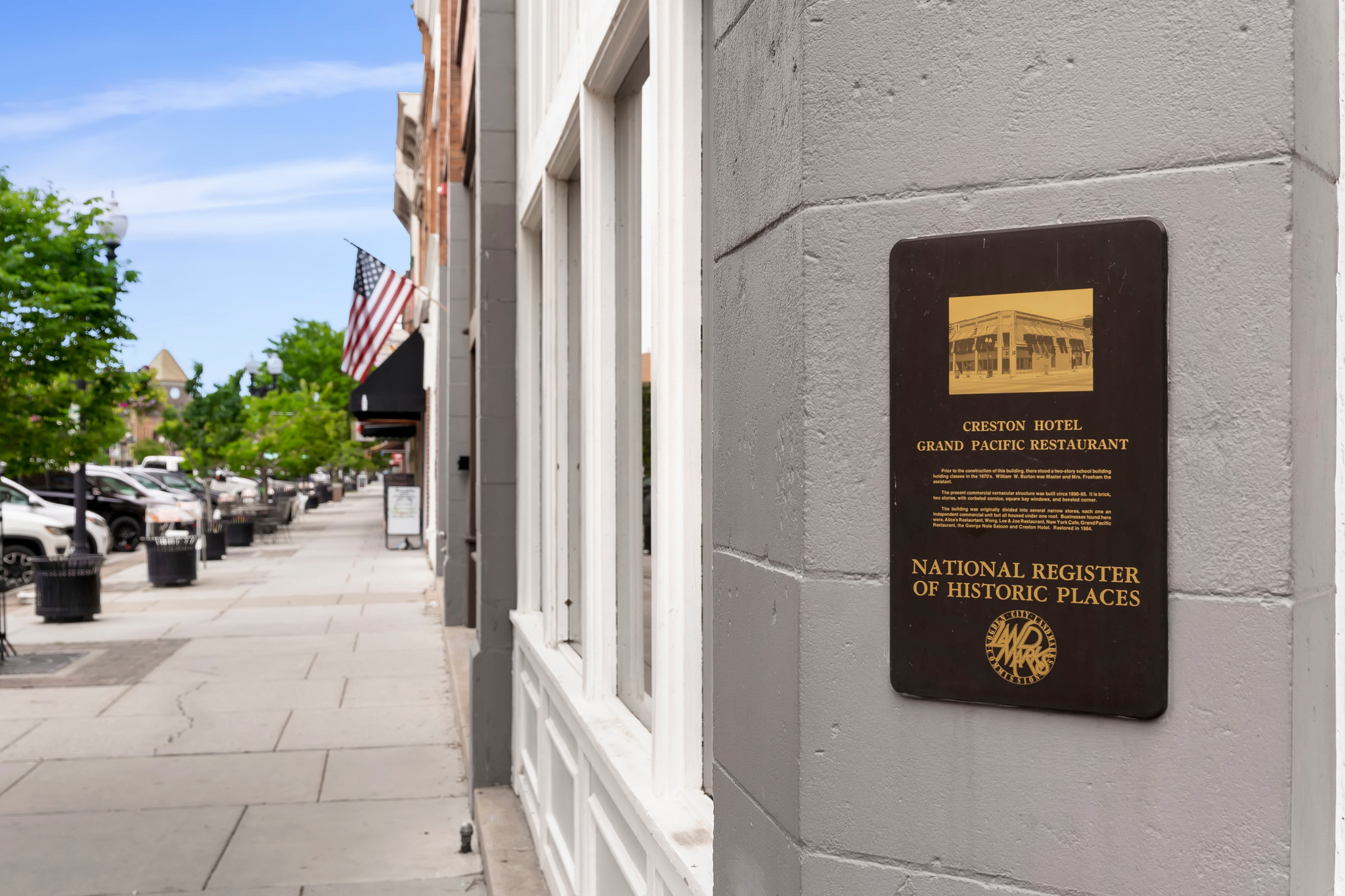 CRESTON PLAZA - Commercial Lease