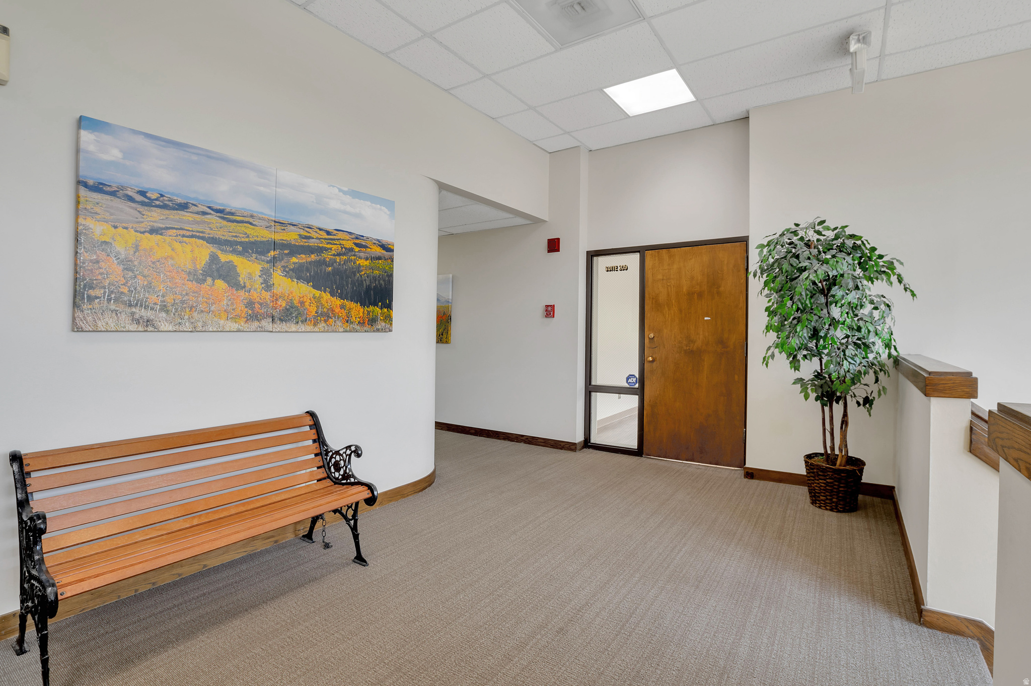 CRESTON PLAZA - Commercial Lease