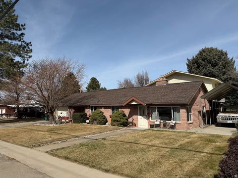 Tiny photo for 415 E MAPLE ST, Mapleton, UT 84664 (MLS # 2140211)
