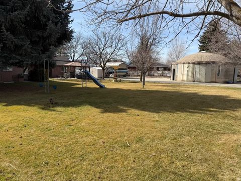 Tiny photo for 415 E MAPLE ST, Mapleton, UT 84664 (MLS # 2140211)