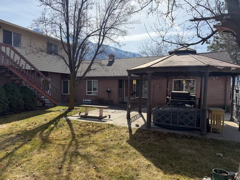 Tiny photo for 415 E MAPLE ST, Mapleton, UT 84664 (MLS # 2140211)