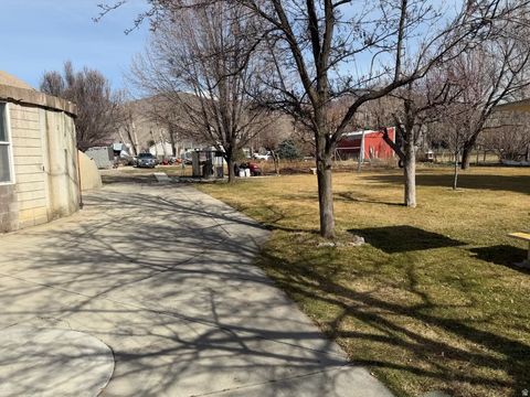 Tiny photo for 415 E MAPLE ST, Mapleton, UT 84664 (MLS # 2140211)