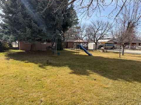 Tiny photo for 415 E MAPLE ST, Mapleton, UT 84664 (MLS # 2140211)