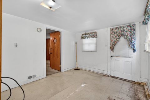Tiny photo for 823 S 1000 E, Salt Lake City, UT 84102 (MLS # 2120179)
