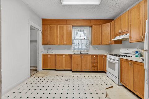 Tiny photo for 823 S 1000 E, Salt Lake City, UT 84102 (MLS # 2120179)