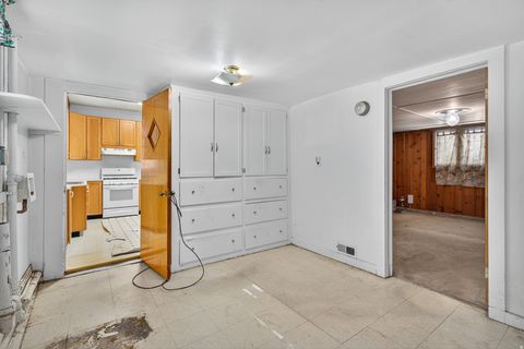 Tiny photo for 823 S 1000 E, Salt Lake City, UT 84102 (MLS # 2120179)
