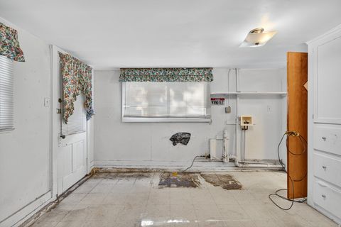 Tiny photo for 823 S 1000 E, Salt Lake City, UT 84102 (MLS # 2120179)