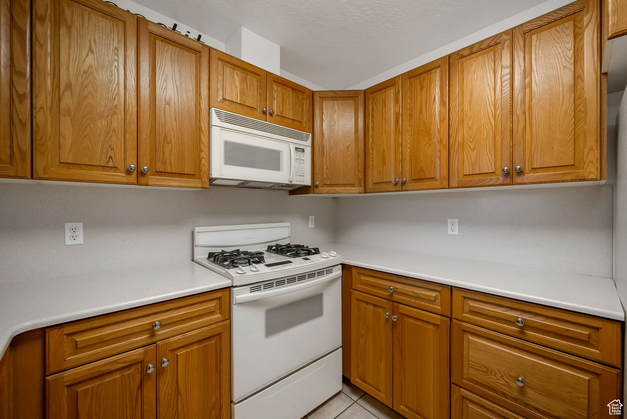 FIVE STAR CONDO - Residential