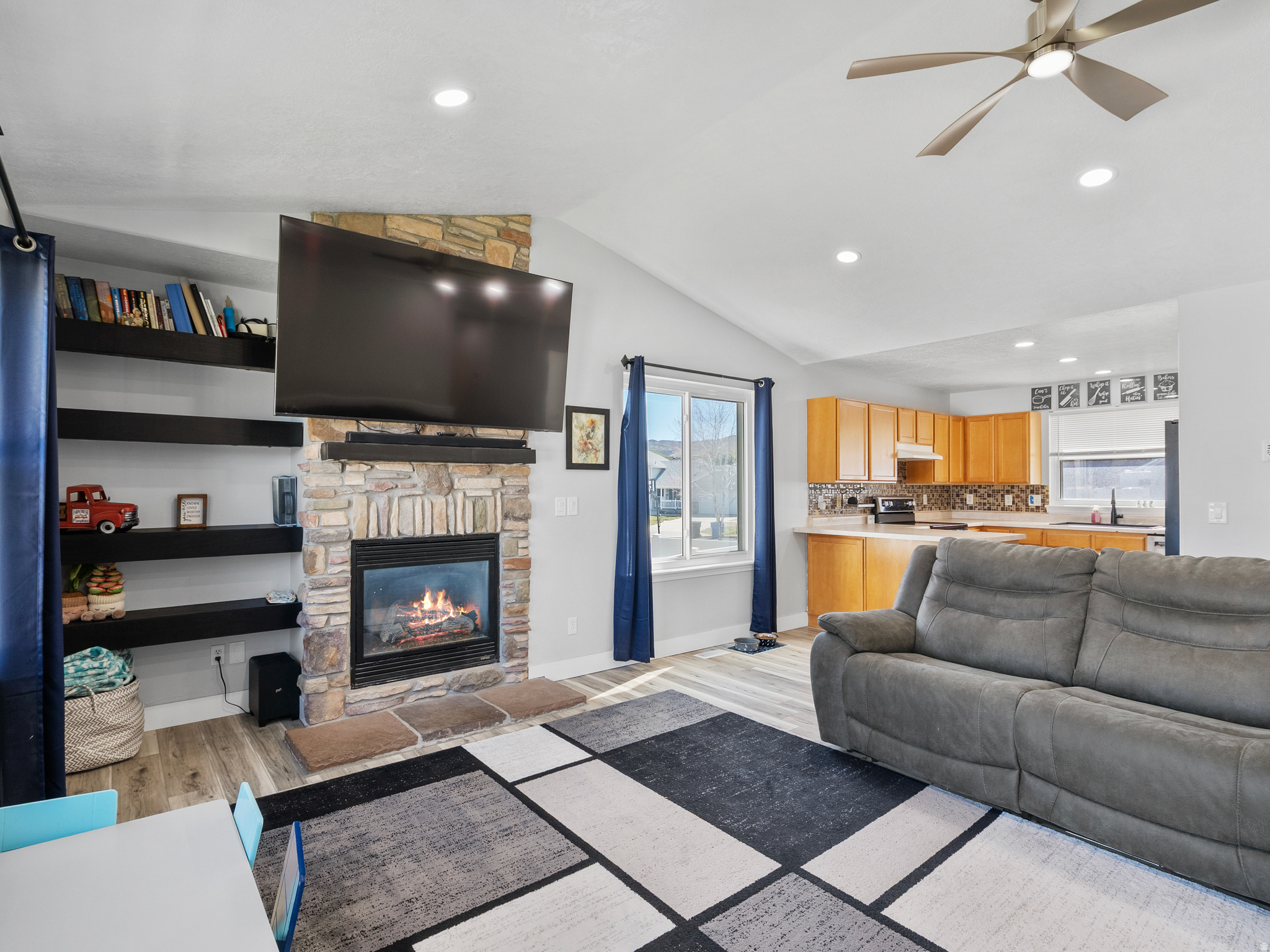 ESTATE AT ROSE CREEK - Residential