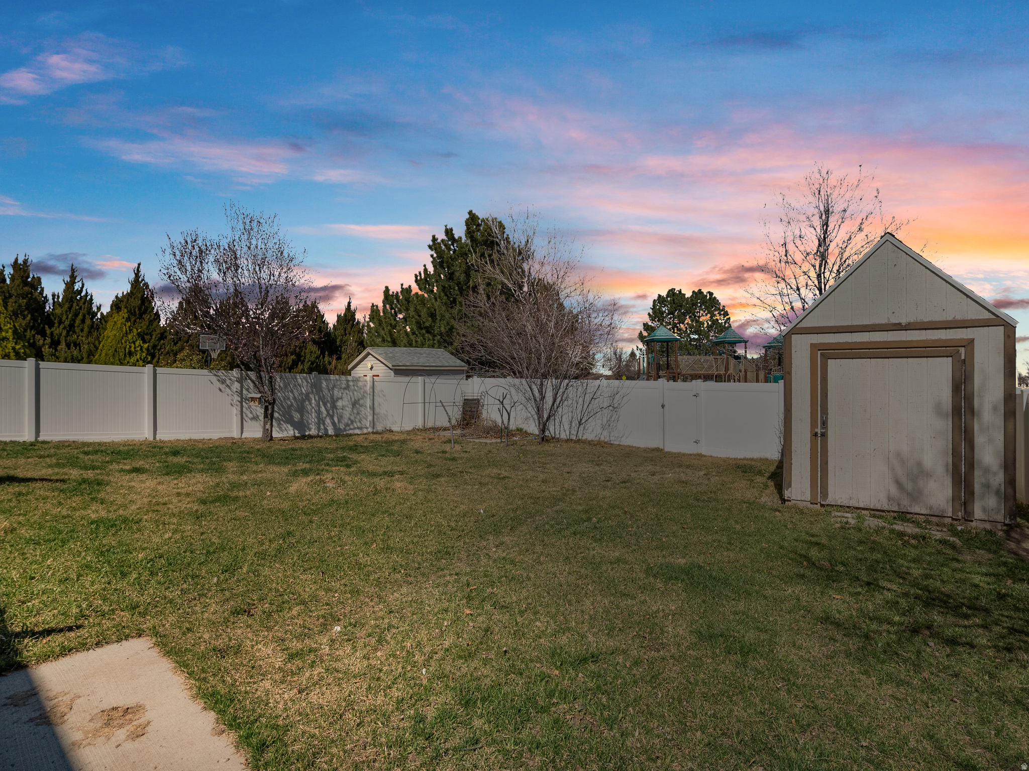 ESTATE AT ROSE CREEK - Residential