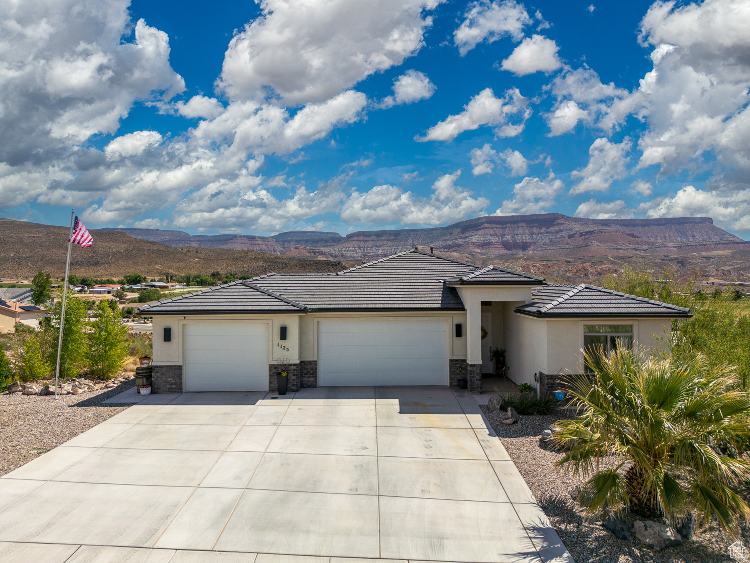 ALMOND HEIGHTS PARK - Residential