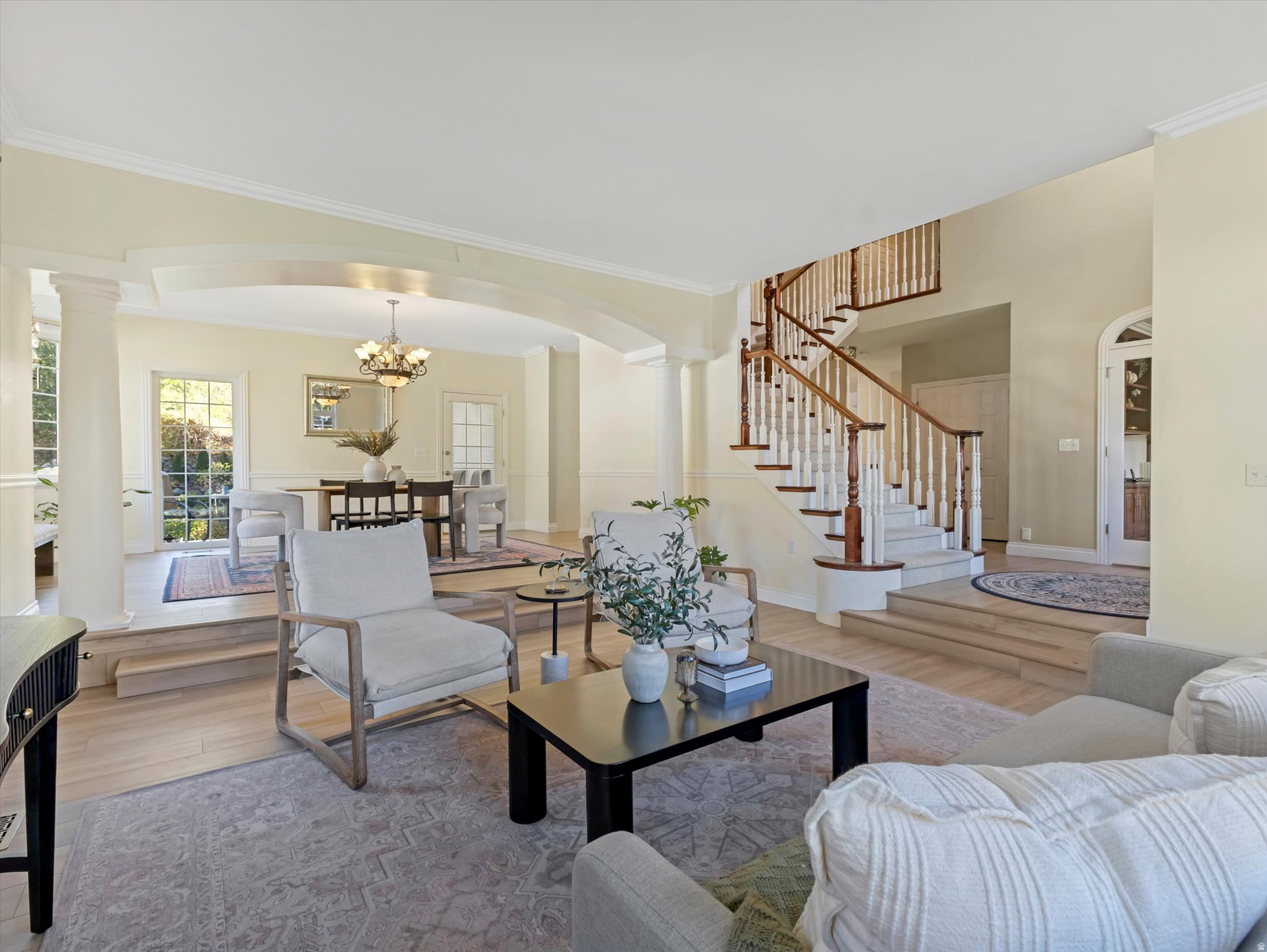 ESTHERS COVE - Residential