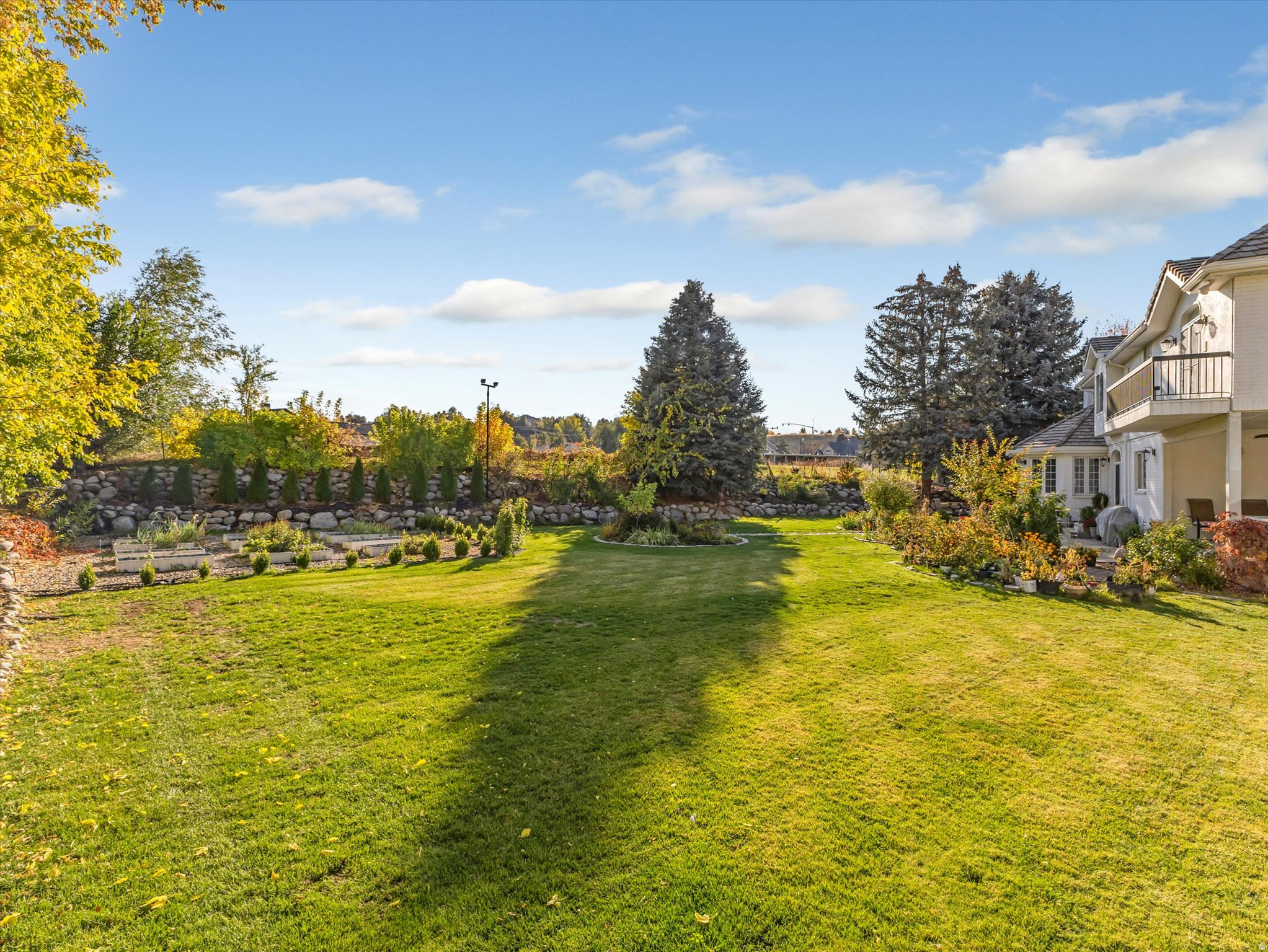 ESTHERS COVE - Residential