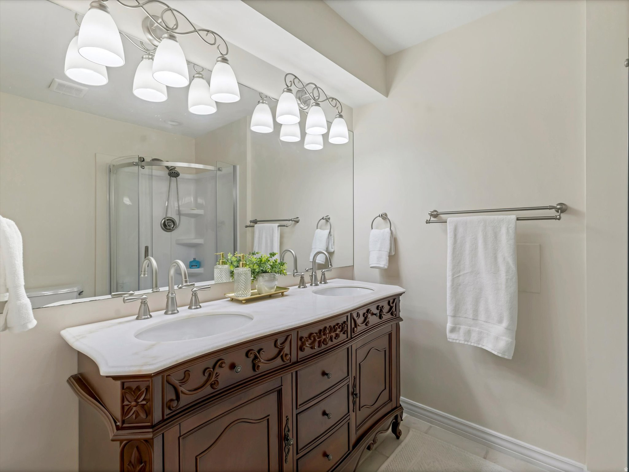 ESTHERS COVE - Residential