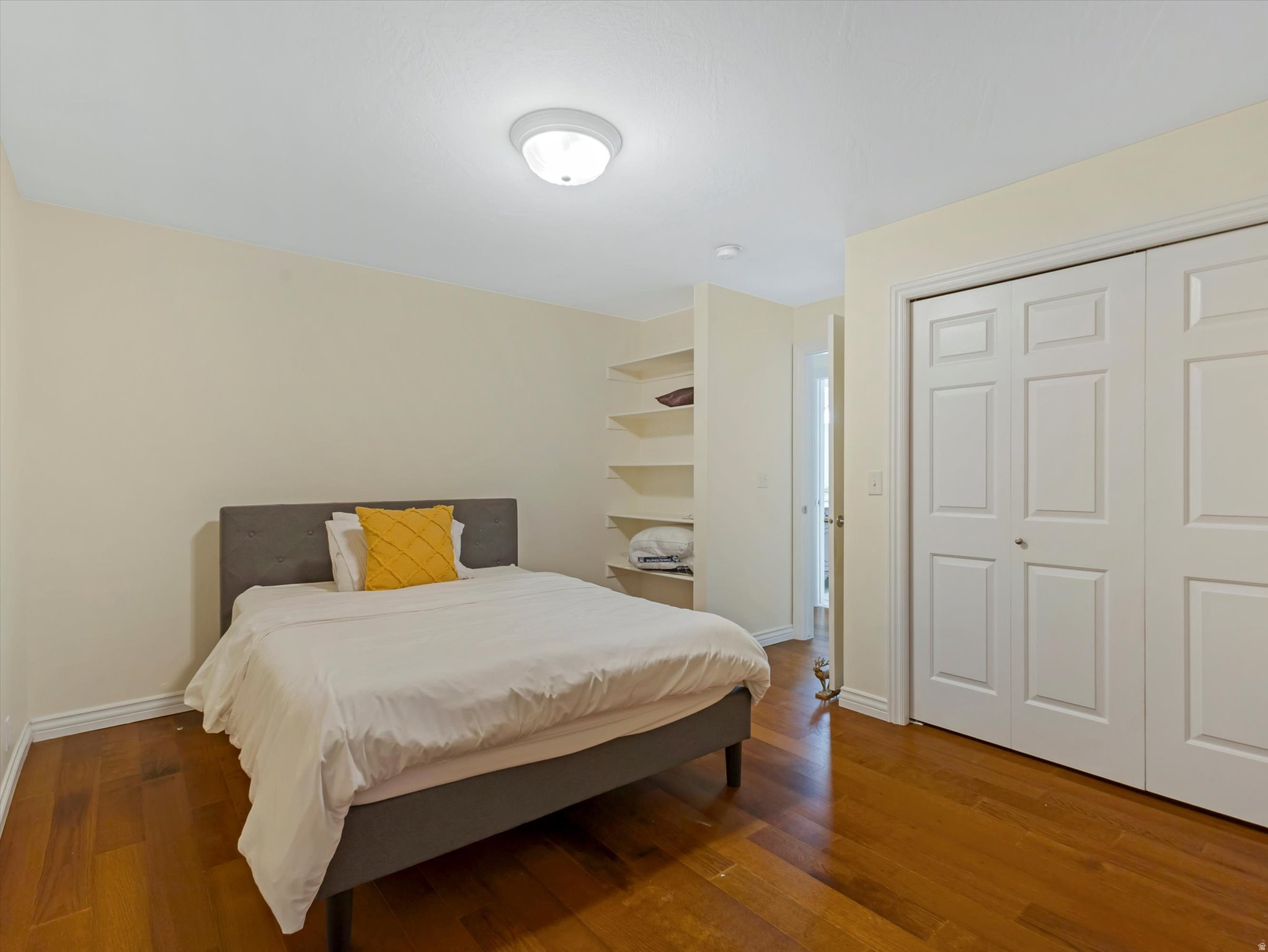 ESTHERS COVE - Residential