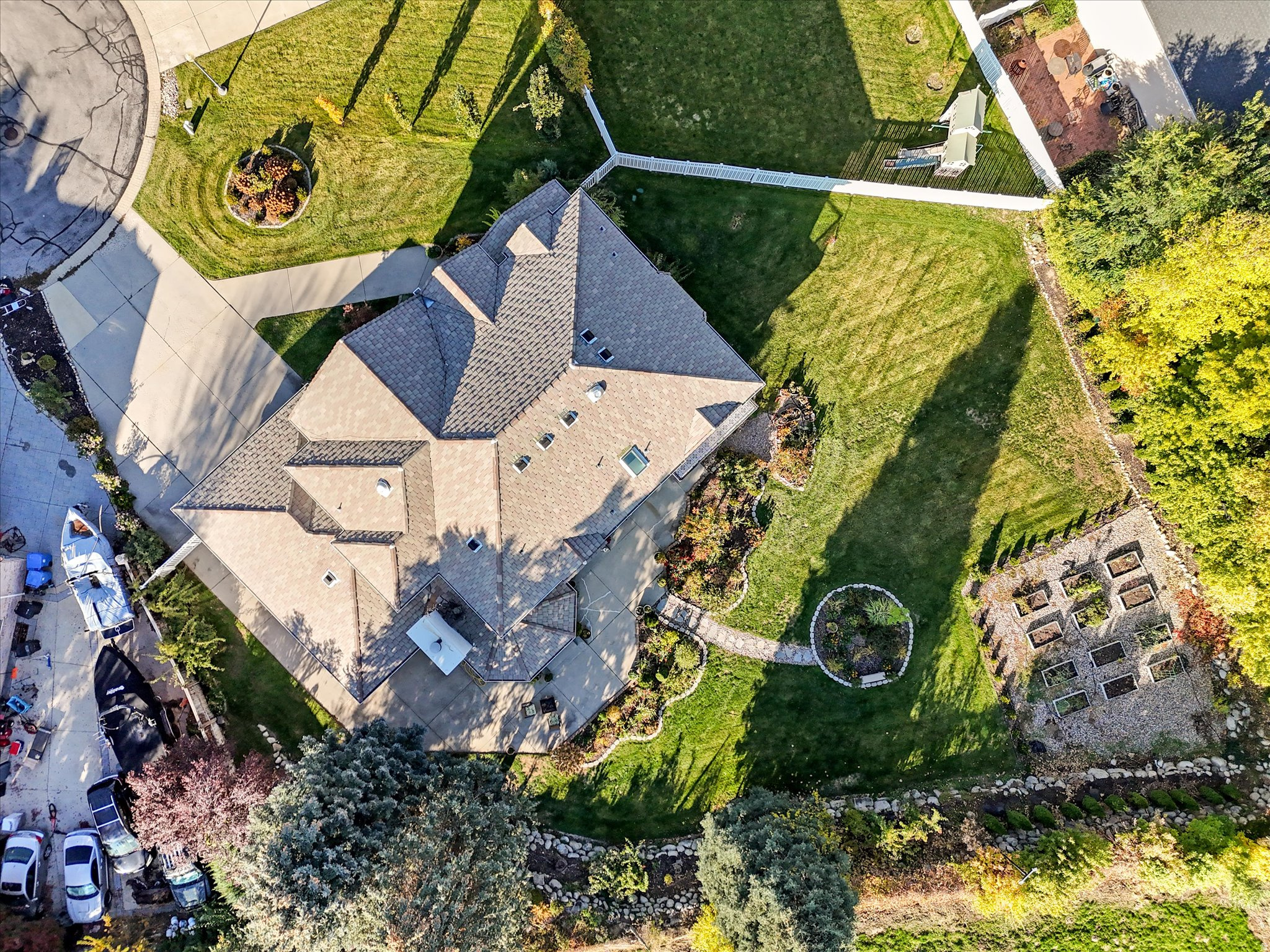 ESTHERS COVE - Residential