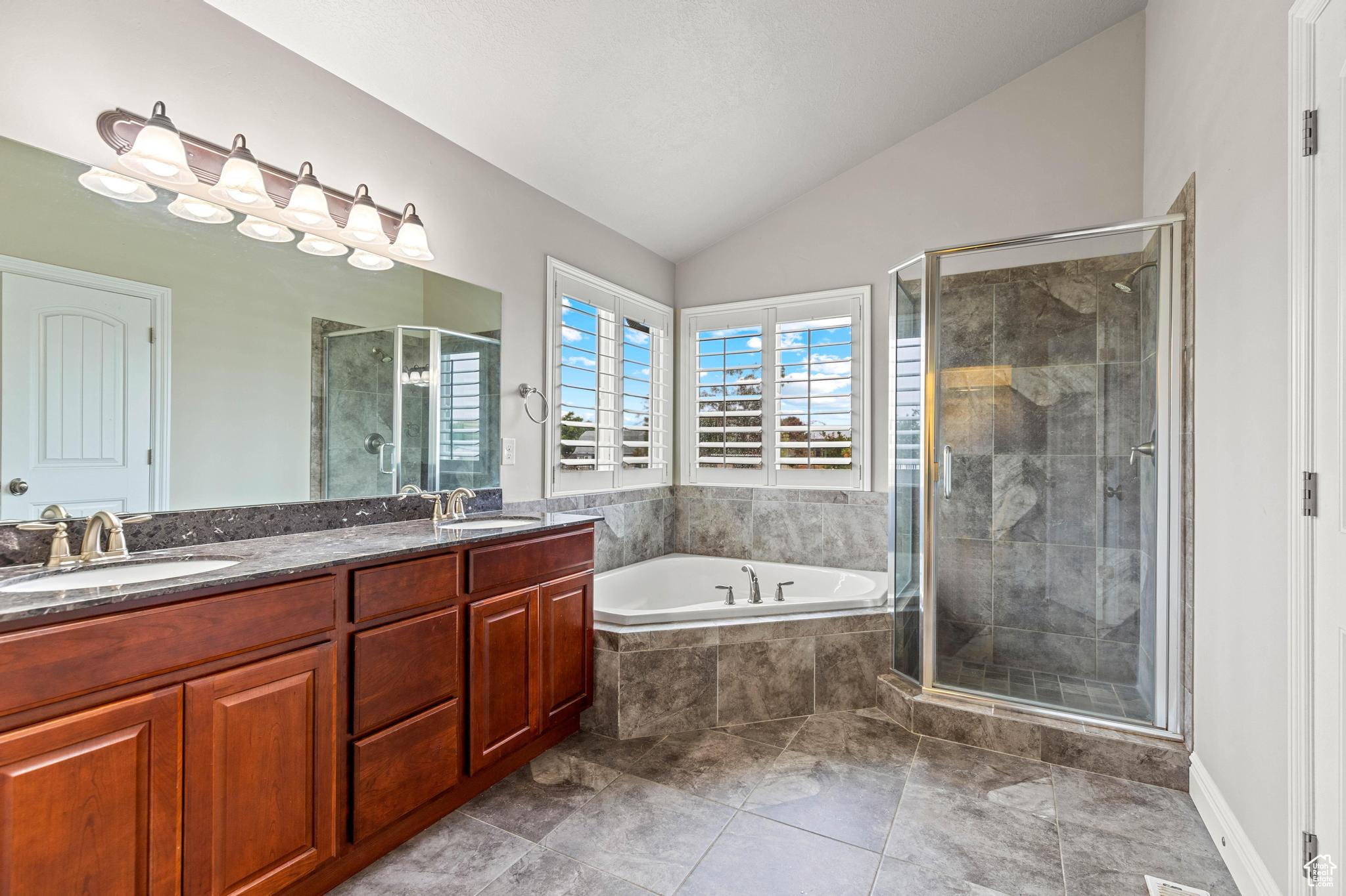 ELBOW ROOM EST 8 - Residential