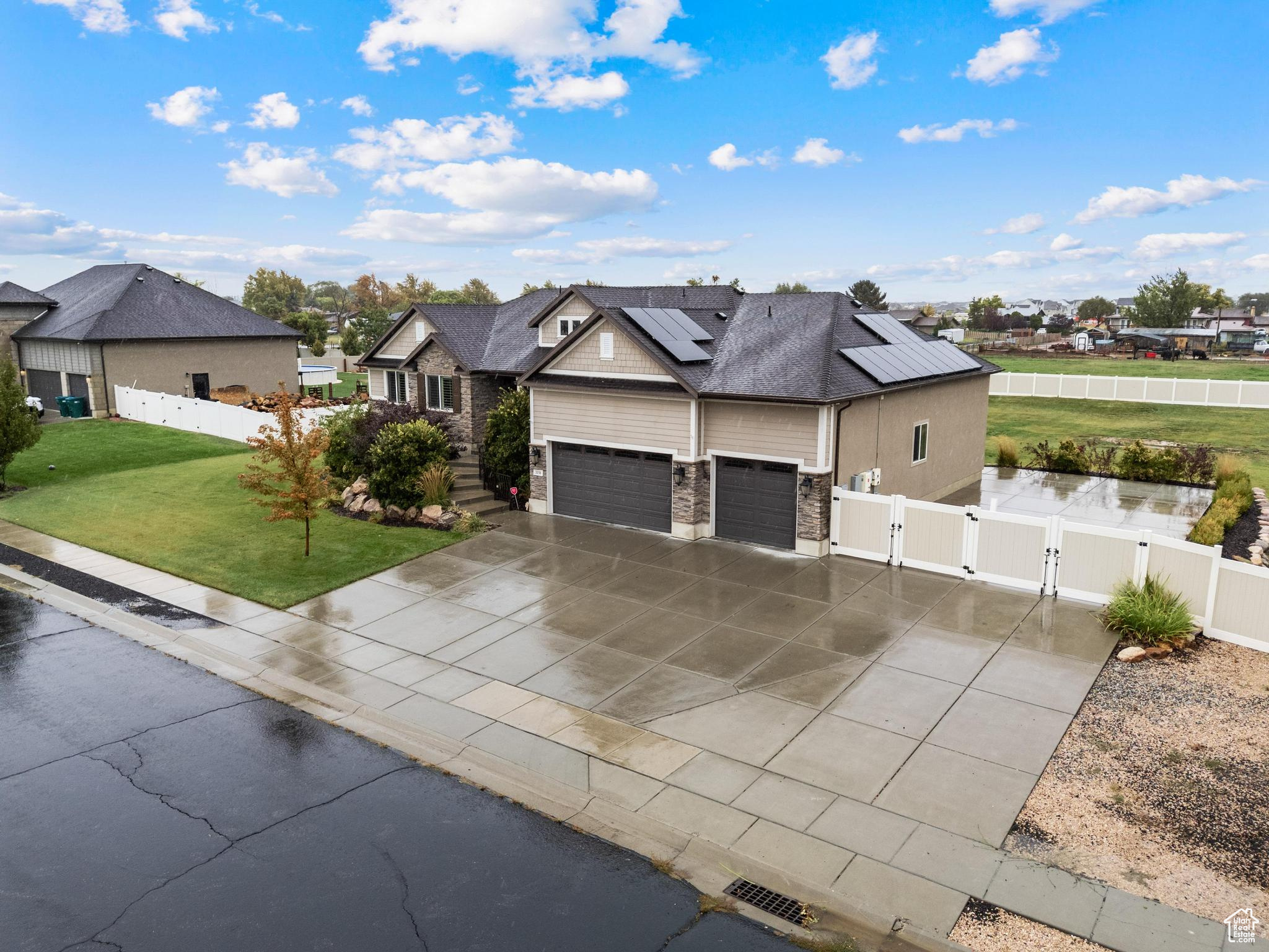 ELBOW ROOM EST 8 - Residential