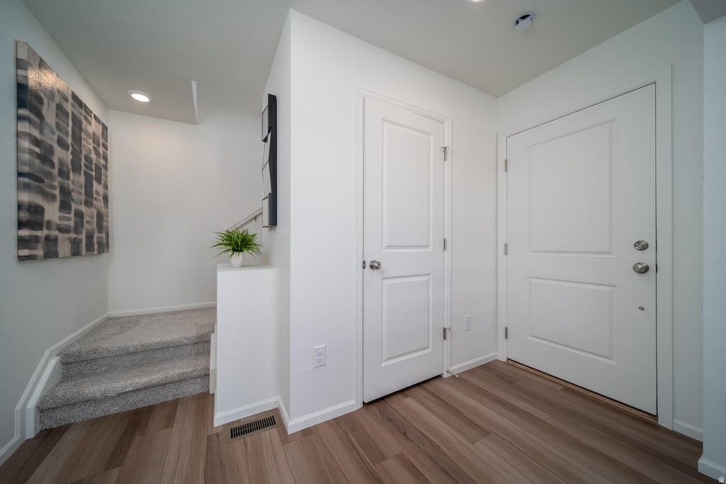 Photo of 65 N JORDAN RIVER WAY, Saratoga Springs, UT 84045 (MLS # 2177392)
