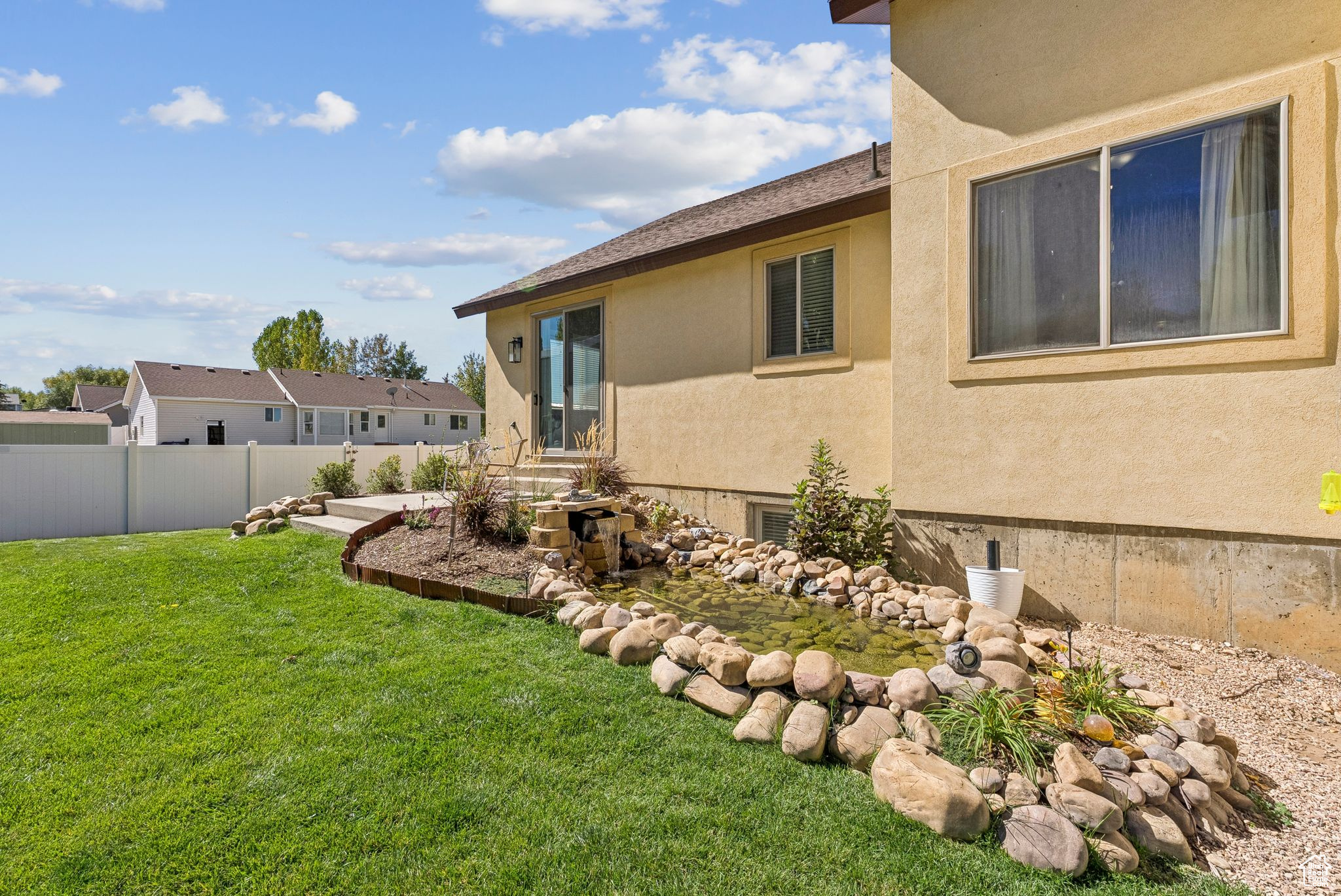 GRASSY CREEK - Residential