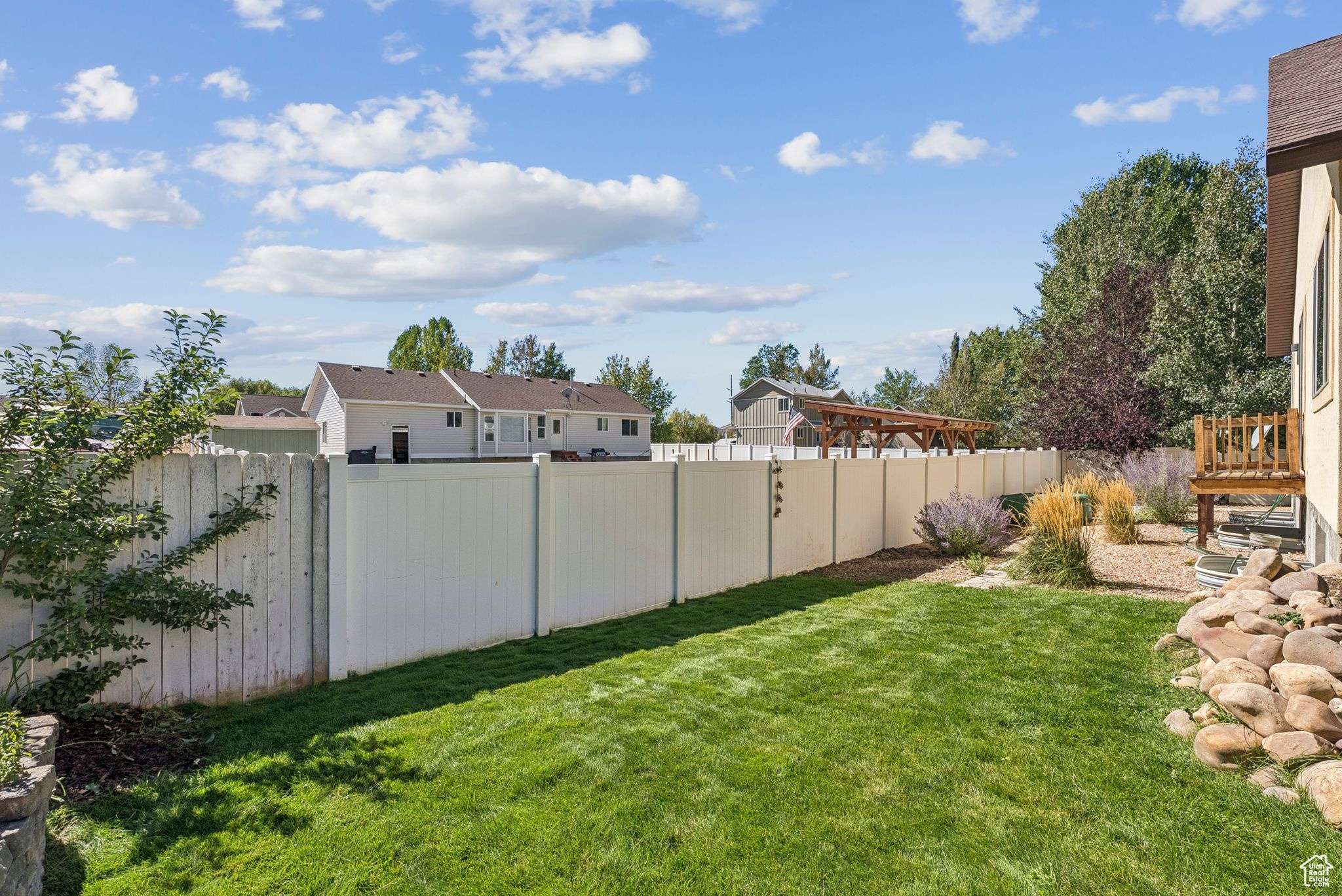 GRASSY CREEK - Residential