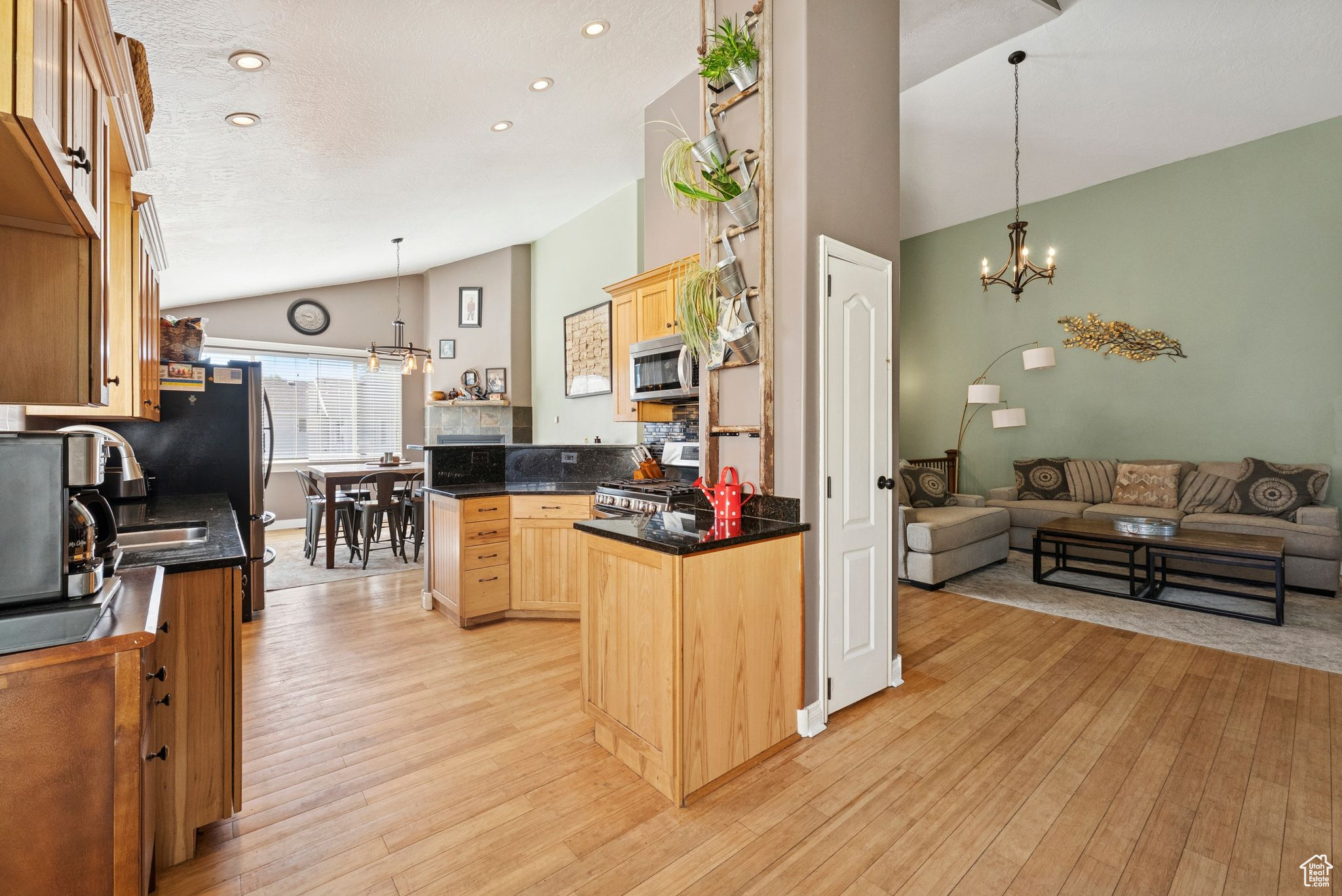 GRASSY CREEK - Residential