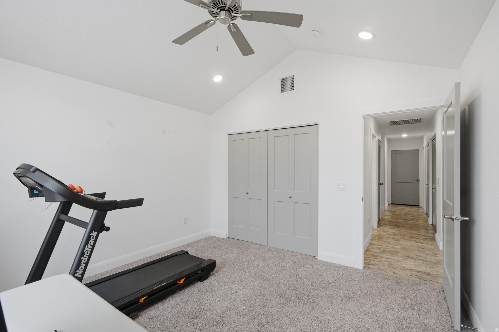 COUNTRY VIEW VILLAS - Residential