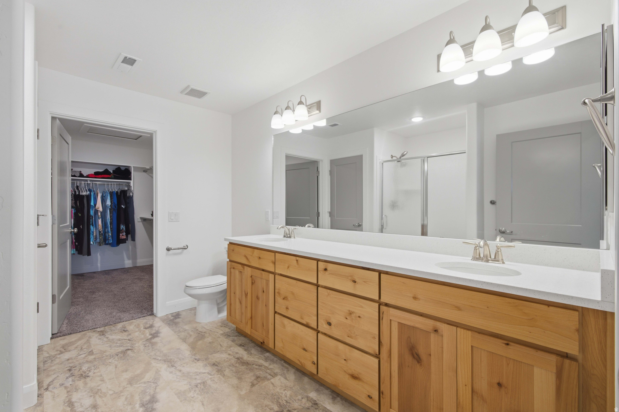 COUNTRY VIEW VILLAS - Residential