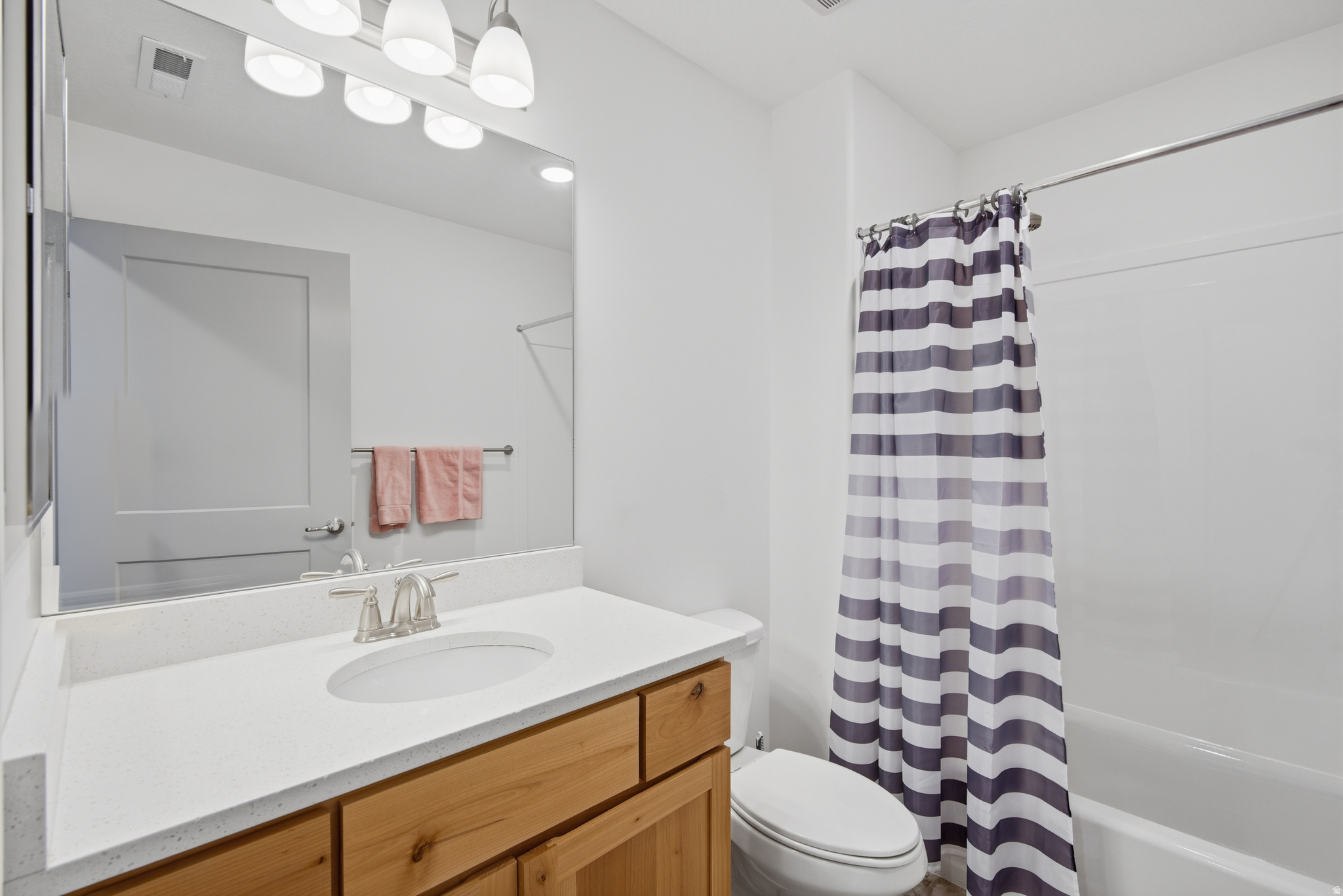 COUNTRY VIEW VILLAS - Residential