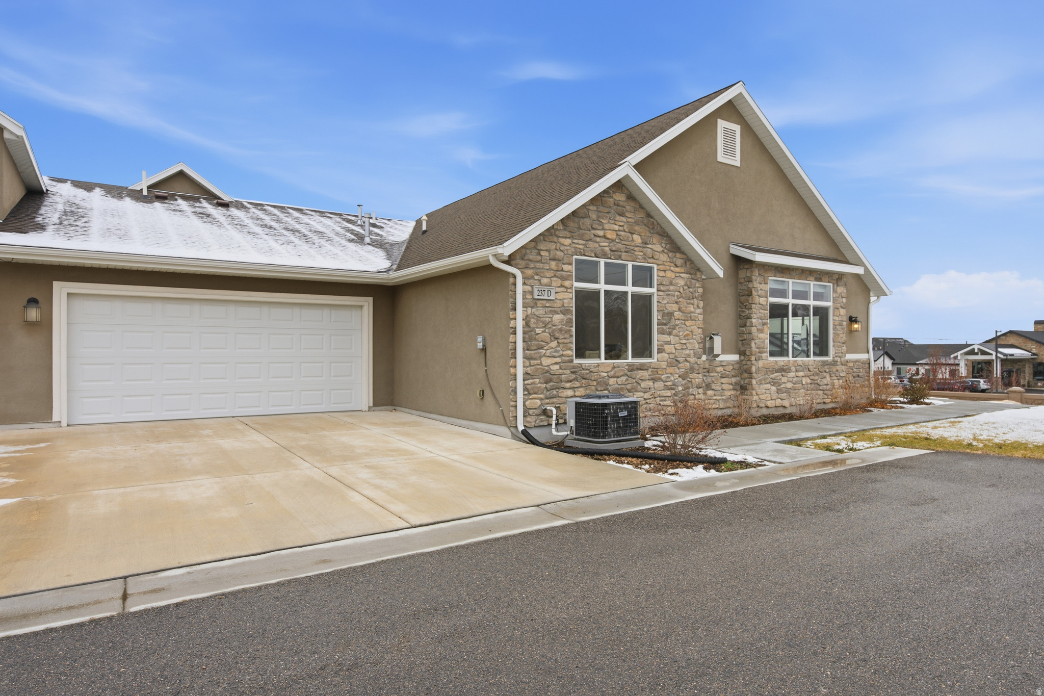 COUNTRY VIEW VILLAS - Residential