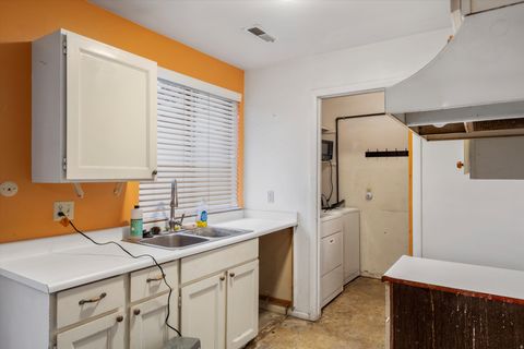 Tiny photo for 6048 S 2075 E, Holladay, UT 84121 (MLS # 2126783)