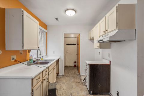 Tiny photo for 6048 S 2075 E, Holladay, UT 84121 (MLS # 2126783)