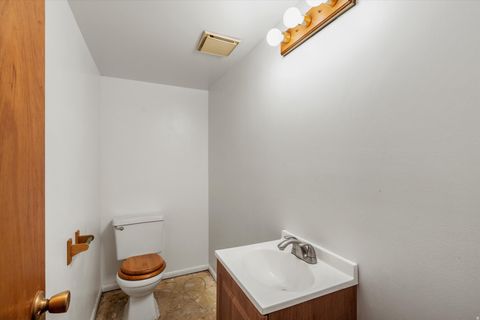 Tiny photo for 6048 S 2075 E, Holladay, UT 84121 (MLS # 2126783)