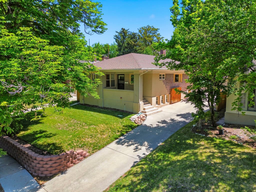 Photo of 941 S 1100 E, Salt Lake City, UT 84105 (MLS # 2163282)