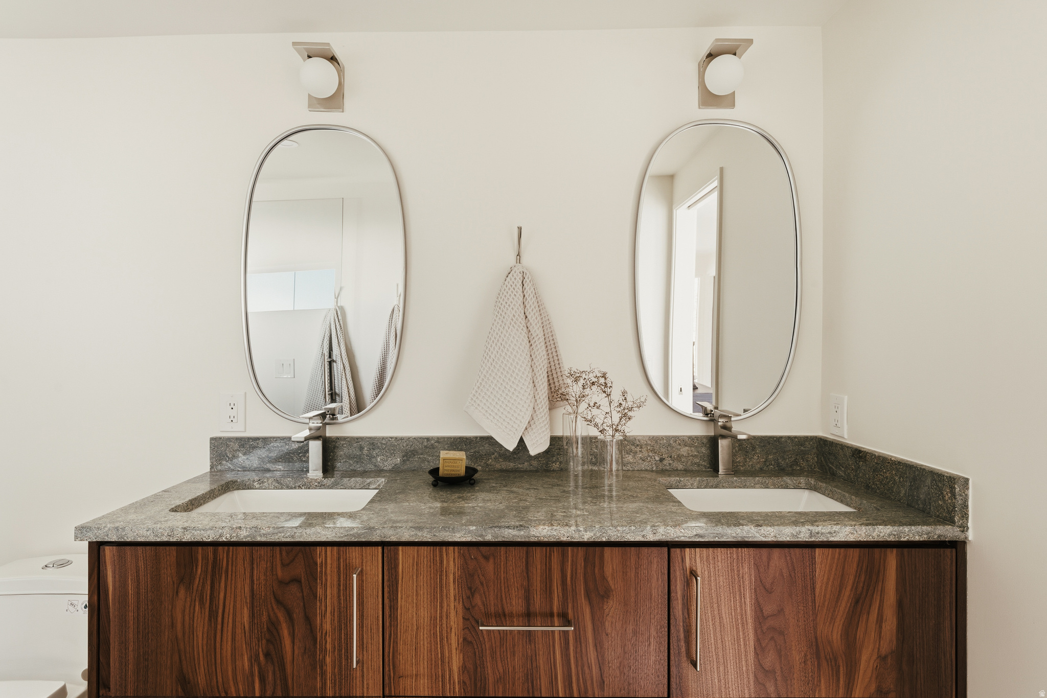 EASTWOOD HILLS - Residential