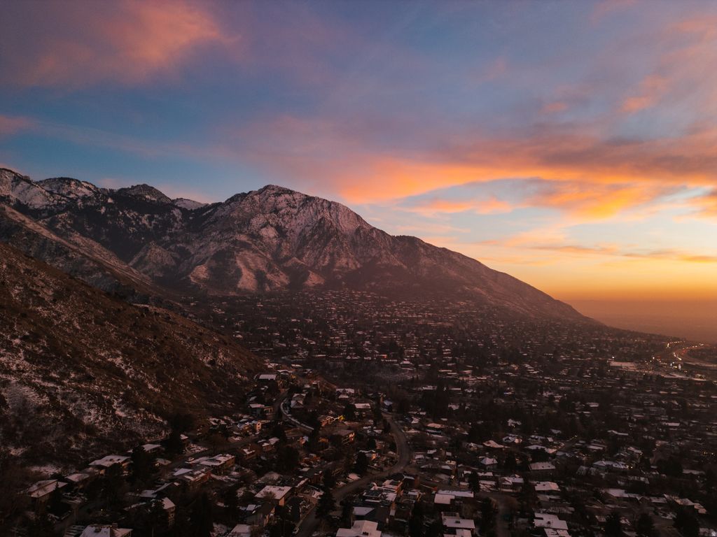 Photo of 3459 S CRESTWOOD DR E, Salt Lake City, UT 84109 (MLS # 2140649)