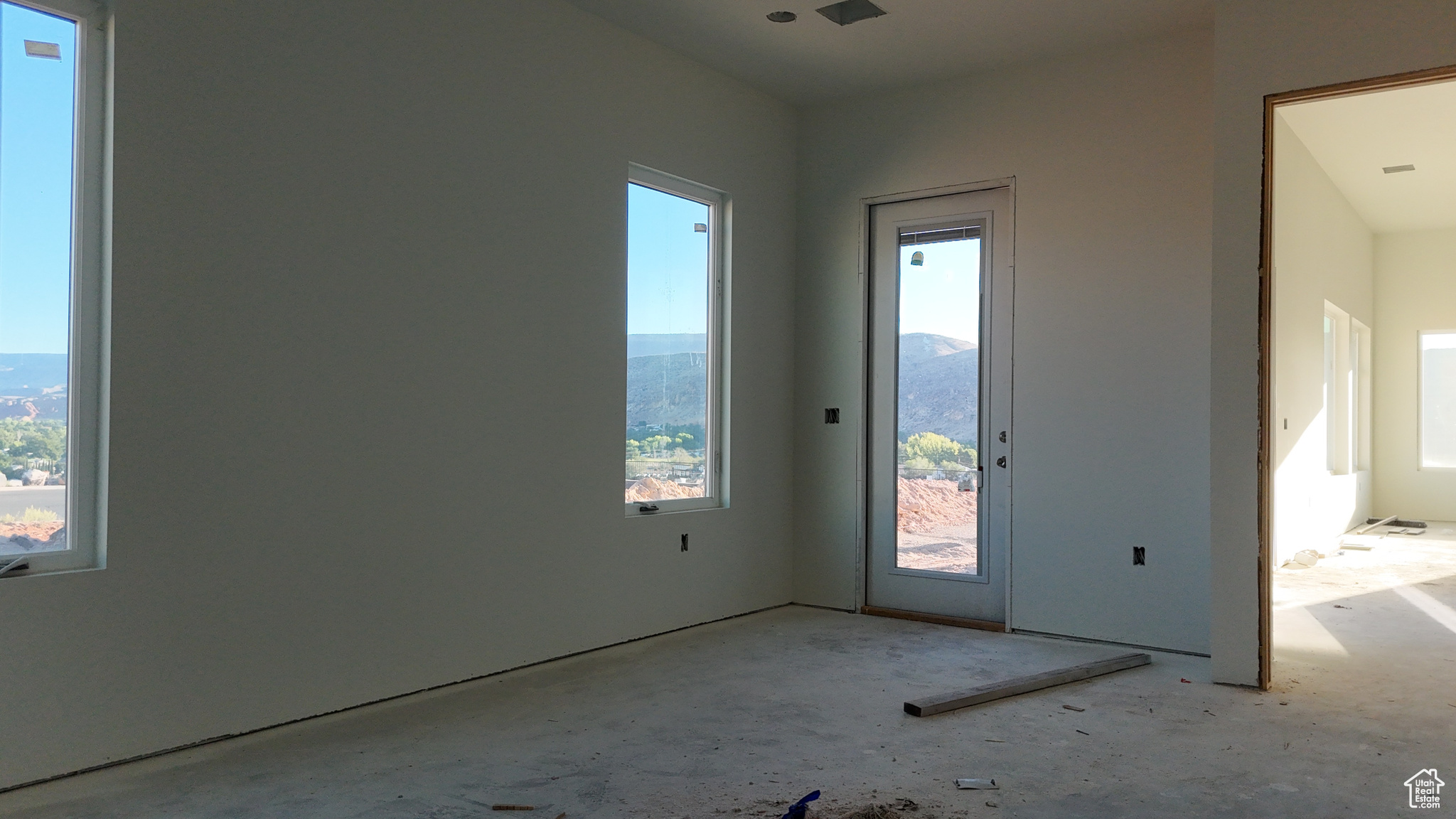 FALCON RIDGE - Residential
