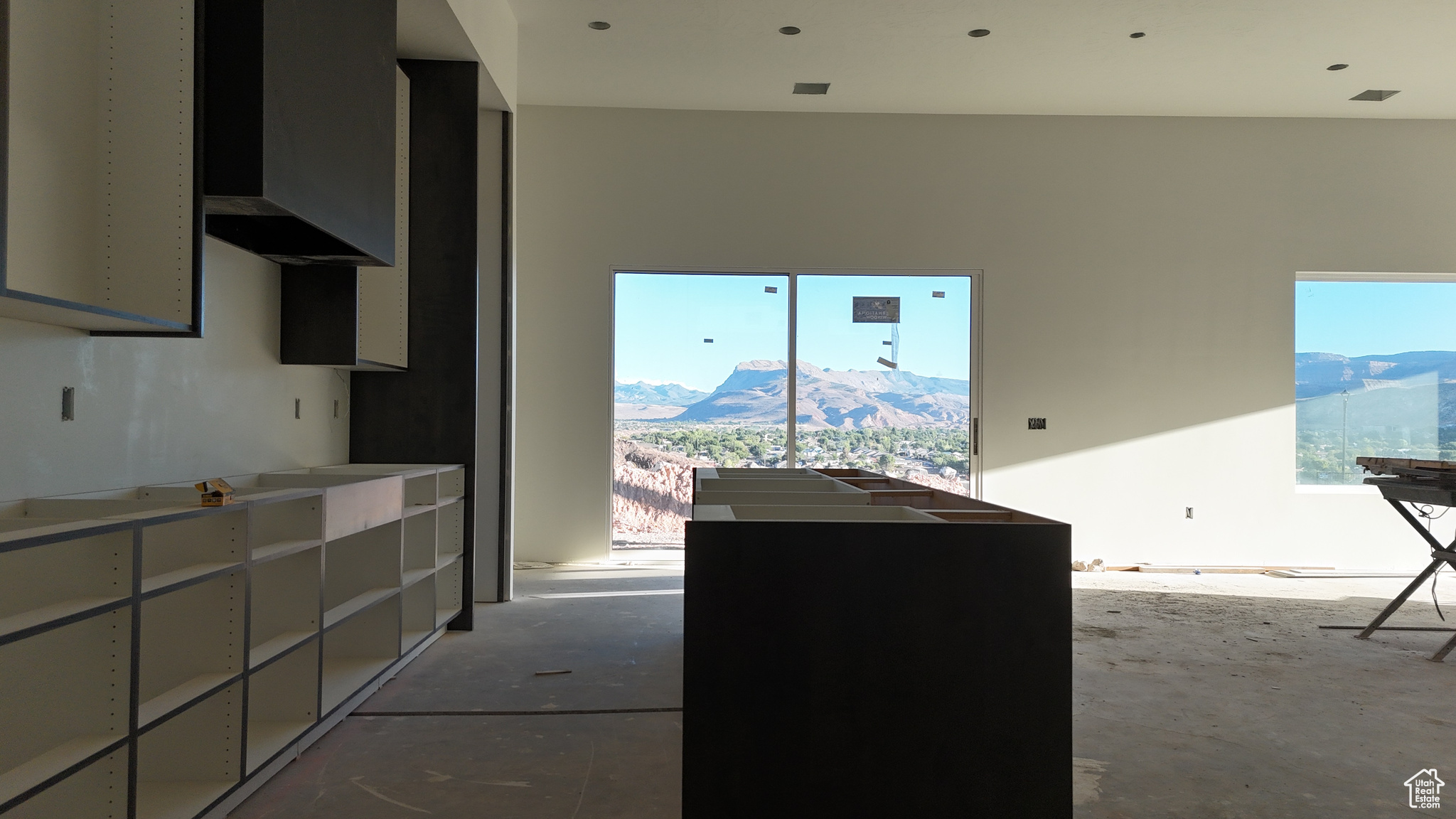 FALCON RIDGE - Residential