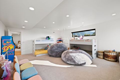 Tiny photo for 348 E HIDDEN LAKE DR, Bountiful, UT 84010 (MLS # 2125370)