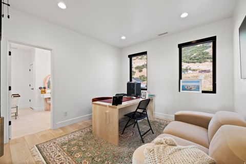 Tiny photo for 348 E HIDDEN LAKE DR, Bountiful, UT 84010 (MLS # 2125370)