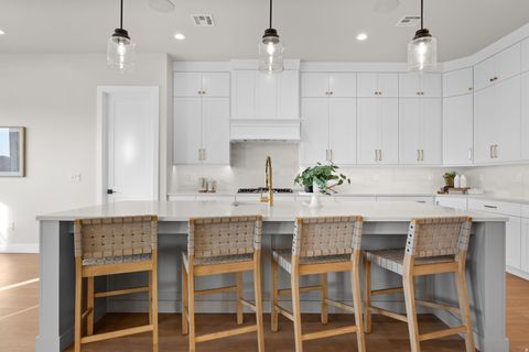 Tiny photo for 2022 S BLOSSOM WAY, Hurricane, UT 84737 (MLS # 2127585)