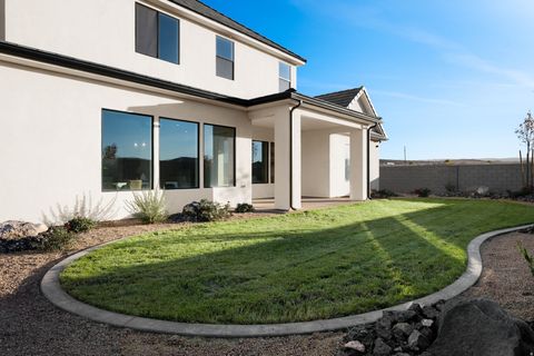 Tiny photo for 2022 S BLOSSOM WAY, Hurricane, UT 84737 (MLS # 2127585)