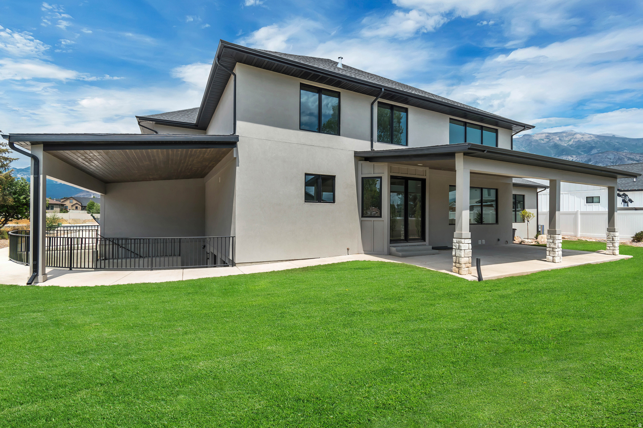 HULLINGER ESTATES - Residential