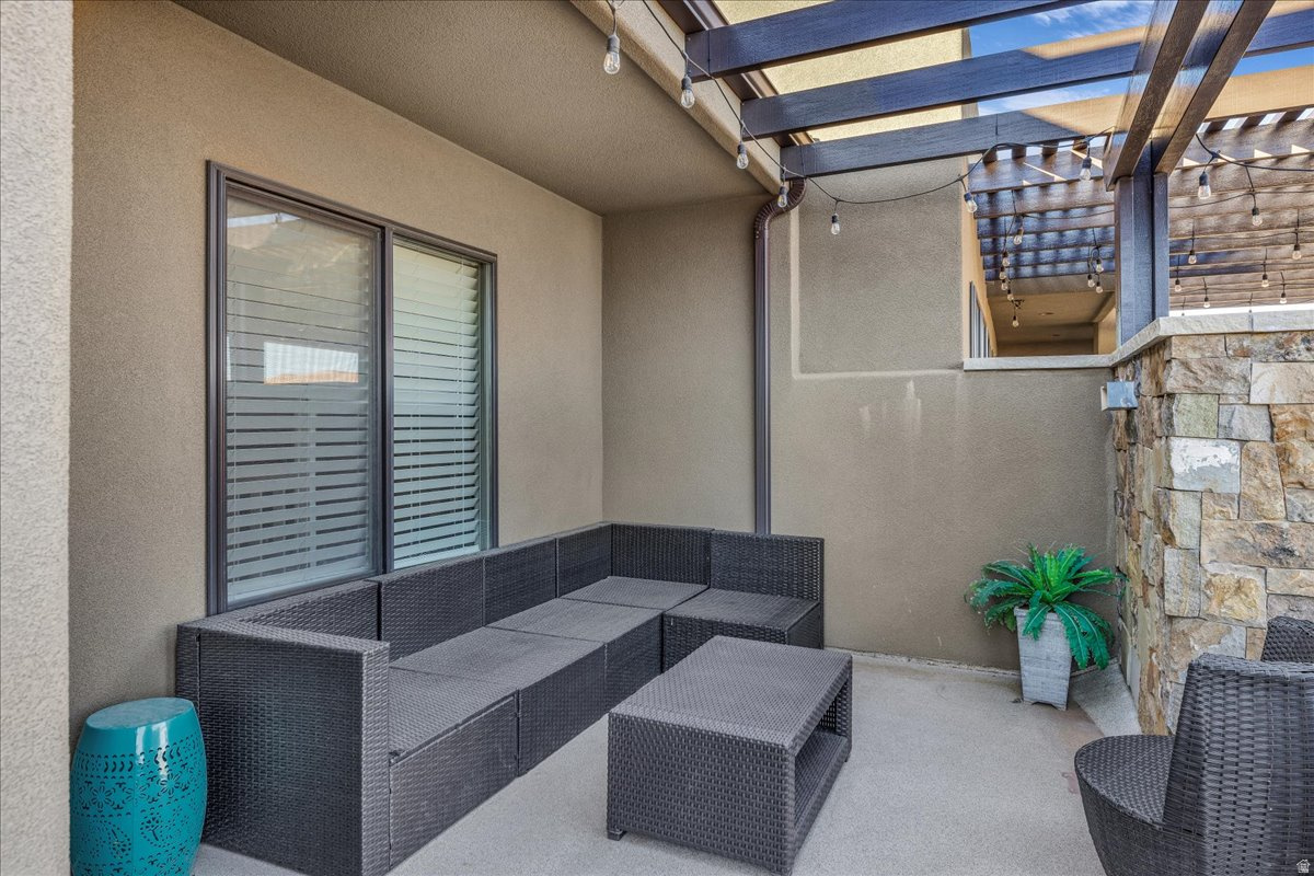 ESCAPES AT THE LEDGES PH 5 - Residential