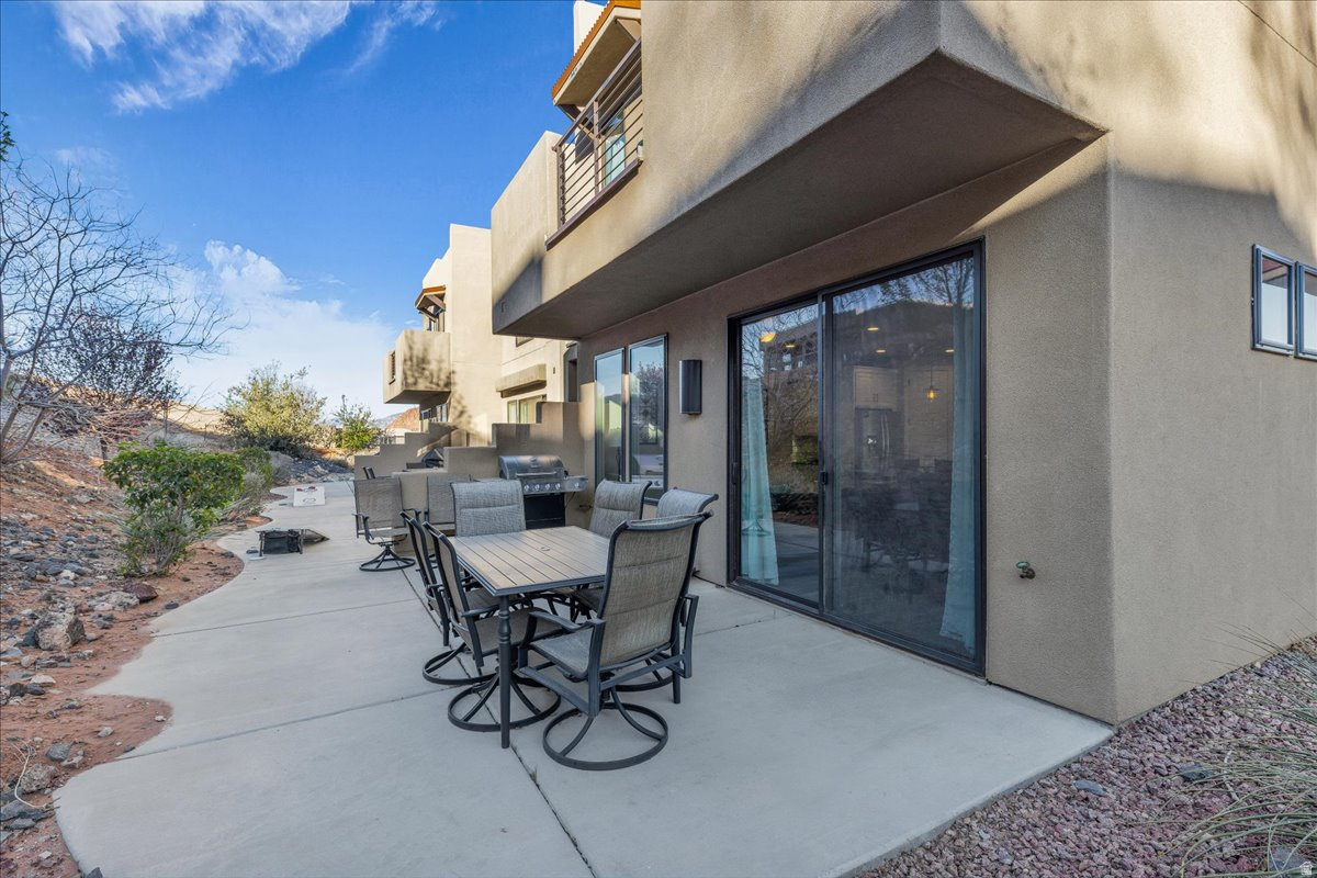 ESCAPES AT THE LEDGES PH 5 - Residential