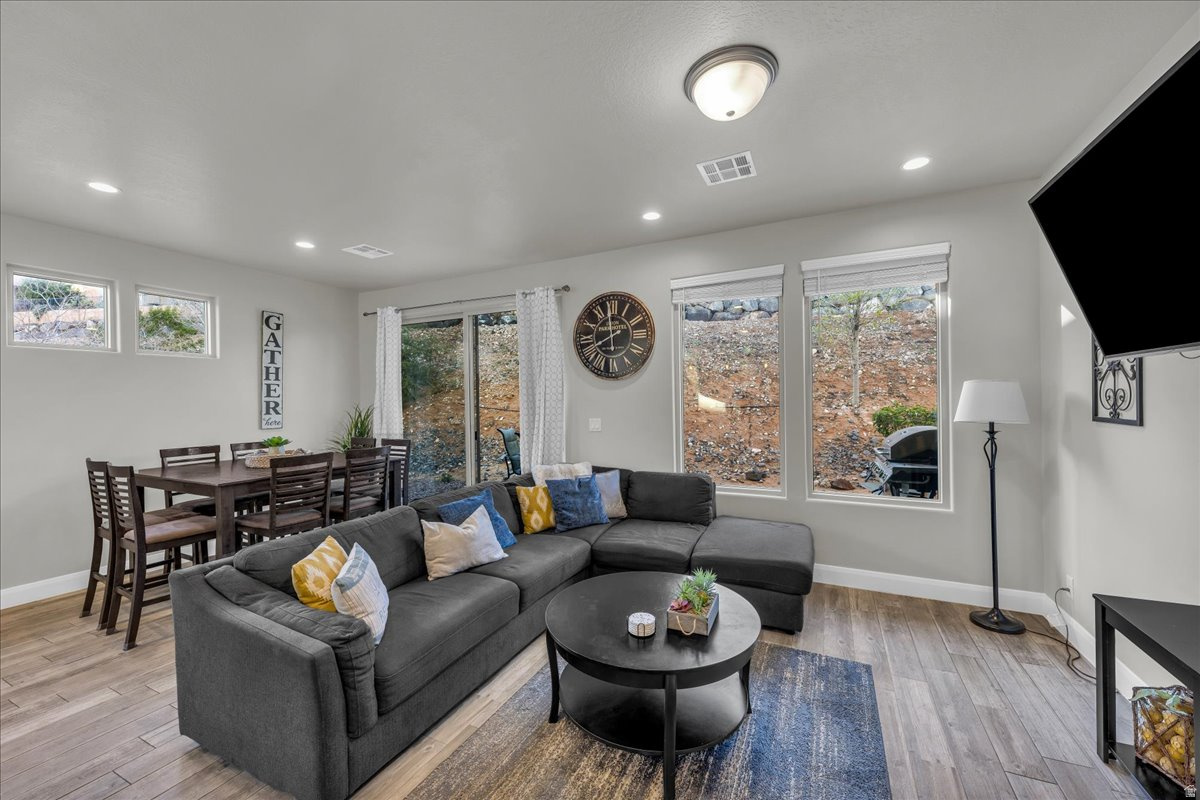 ESCAPES AT THE LEDGES PH 5 - Residential